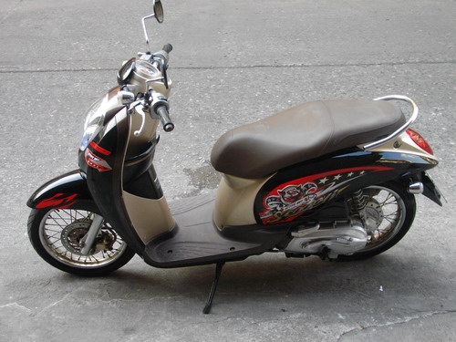 ขาย Scoopy i หัวฉีด สีดำ สวยกริ๊บๆ ไร้ริ้วรอย เครื่องเดิมดียอดเยี่ยม ขับมันส์มาก ราคา 27500 บาท