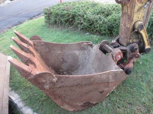 ขายไปซะแล้ว KOMATSU PC60-7 เก่านอกแท้ๆ เอวแน่น ปั็มแรง พร้อมใช้ ขายไปซะแล้ว KOMATSU PC60-7 เก่านอกแท้ๆ เอวแน่น ปั็มแรง พร้อมใช้