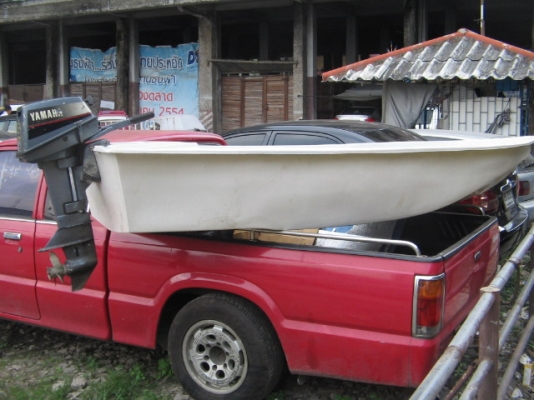 ขาย เรือตกปลาขนาด 11 ฟุตพร้อมเครื่อง Yamaha 6 แรง ราคา 28,500