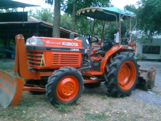 ขาย รถไถ คูโบต้า L2605 4WD พร้อม โรตารี่ ใบมีดดันหน้า สนใจติดต่อ 089-8295500