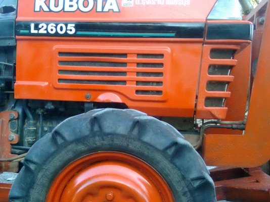 ขาย รถไถ คูโบต้า L2605 4WD พร้อม โรตารี่ ใบมีดดันหน้า สนใจติดต่อ 089-8295500