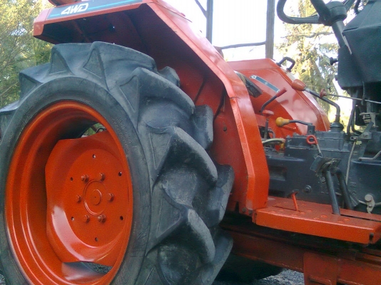 ขาย รถไถ คูโบต้า L2605 4WD พร้อม โรตารี่ ใบมีดดันหน้า สนใจติดต่อ 089-8295500