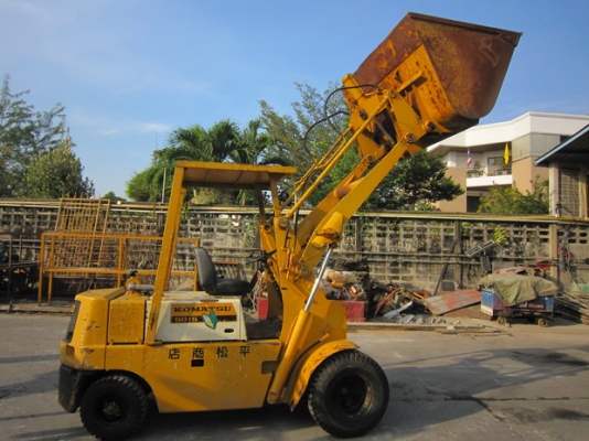 ขาย รถตัก KOMATSU รุ่น SD15 มือสองญี่ปุ่น