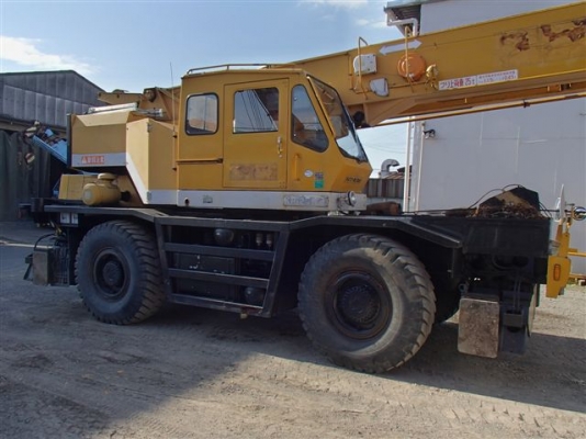KR25H-3L KATO 25t Rough Terrain Crane