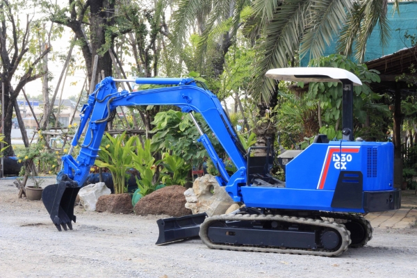 ขายรถแม็คโค IHI IS30GX-3(เทียบเท่า PC30) รถเก่านอกญี่ปุ่น สภาพพร้อมใช้งาน 086-775-7900