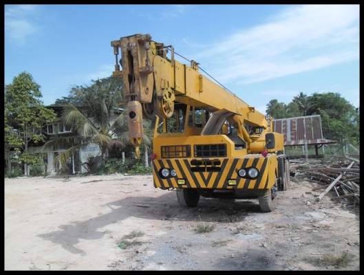 เครนทอนาโด 20 ตัน  สภาพดี สวยๆ