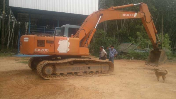 ฮิตาชิ EX200 -3  เอกสารเล่มทะเบียนพร้อมโอน ไฟ้า แม็กปั้ม ล่างเต็ม  รถอยูหาดใหญ่สนใจ (ติดต่อ 0810873744 )  ขอบคุณครับ