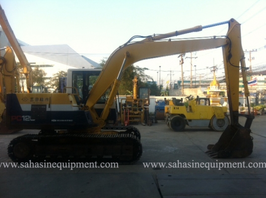 รถขุด PC120-5 บจก.สหสินอีควิปเม้นท์ โทร.081-5851880, 02-5168100-1 www.sahasinequipment.com รถขุด PC120-5 บจก.สหสินอีควิปเม้นท์ โทร.081-5851880, 02-5168100-1 www.sahasinequipment.com