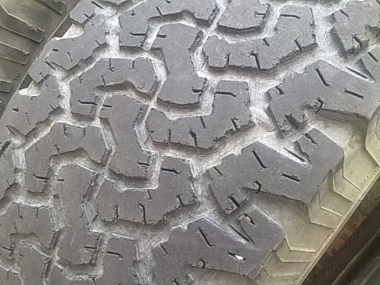 ขายยางBF 265/75/16 ปี 06