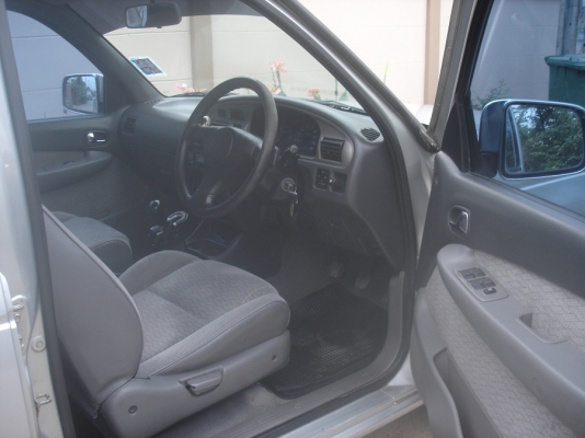 ขายford4ประตู มือเดียว รถสวย