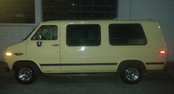 ขายด่วน รถตู้ Chevrolet Chevy van 2.0 รถมือสองราคาถูก ๆ สนใจต่อราคามาเลย