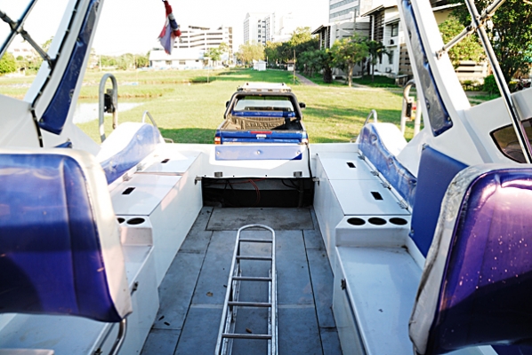 ขายเรือไฟเบอร์ 25 ฟุตพร้อม tailer