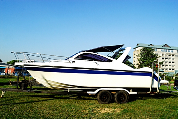 ขายเรือไฟเบอร์ 25 ฟุตพร้อม tailer