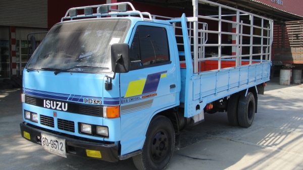 ISUZU NKR110แรง รถห้างแท้ ดาวน์45000ผ่อน9000/48เดือน