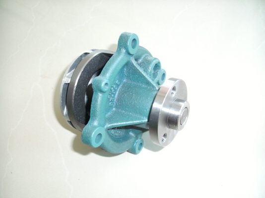 WATER PUMP ASS'Y VOLVO210/290