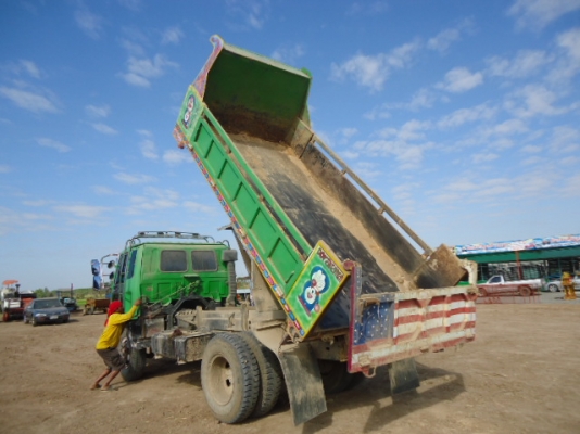 ขายรถ6ล้อดั๊มISUZU FSR เครื่อง6BF1 175แรงม้า ยาว4 เมตร พ.เพาเวอร์ เบรคจิฟฟี่  คัทซีสวย ยาง9.00ขอบ20 รถสภาพพร้อมใช้งานสนใจติดต่อ ชัยยา สตึก โทร 081-997272