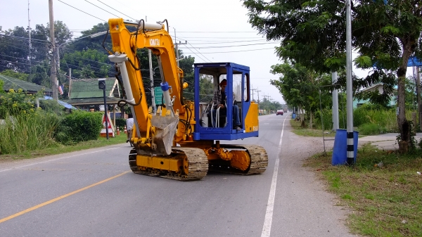 ขาย 60 Uสภาบดีรถมีรายหัวกระแทก รถพร้อมใช้ ลองมาขับ รถใช้งาน อยู่