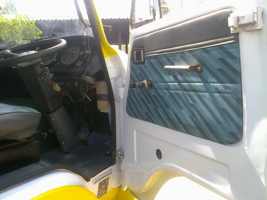 HINO KM505 - 117 HP WO4D หกล้อดั๊มพ์ มีสโลว์กลางครบพร้อม สภาพสวยจัดทั้งภายนอกและภายใน กระบะดั๊มพ์เหล็ก 4 ตันยิงหน้าของ สามมิตรแท้ๆ เครื่องแห้งแรงดี หัวเก๋งสวยไม่มีผุอุปกรณ์ภายในครบครันหยิบจับใช้งานง่าย พวงมาลัยเพาเวอร์ กระจกขึ้นลงได้ทั้ง 2 บาน คัชซีสวยมาก