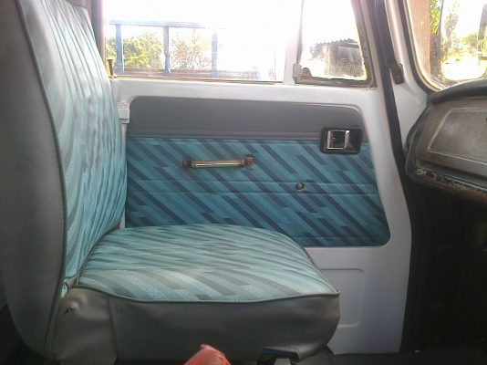 HINO KM505 - 117 HP WO4D หกล้อดั๊มพ์ มีสโลว์กลางครบพร้อม สภาพสวยจัดทั้งภายนอกและภายใน กระบะดั๊มพ์เหล็ก 4 ตันยิงหน้าของ สามมิตรแท้ๆ เครื่องแห้งแรงดี หัวเก๋งสวยไม่มีผุอุปกรณ์ภายในครบครันหยิบจับใช้งานง่าย พวงมาลัยเพาเวอร์ กระจกขึ้นลงได้ทั้ง 2 บาน คัชซีสวยมาก