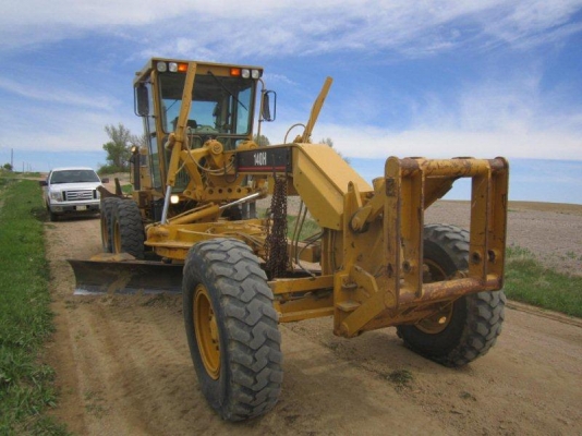 รถเกรด CATERPILLAR  140H รถนอกนำเข้า จากญี่ปุ่นสภาพดีมาก ติดต่อ มานะ  085-9049669