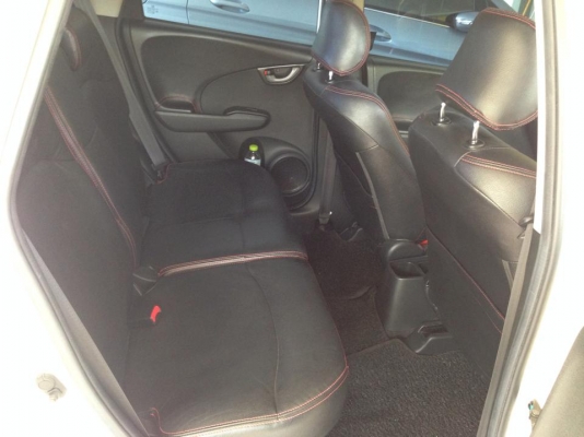 ขาย ขาย honda jazz 2011ขาย 420000 ด่วน