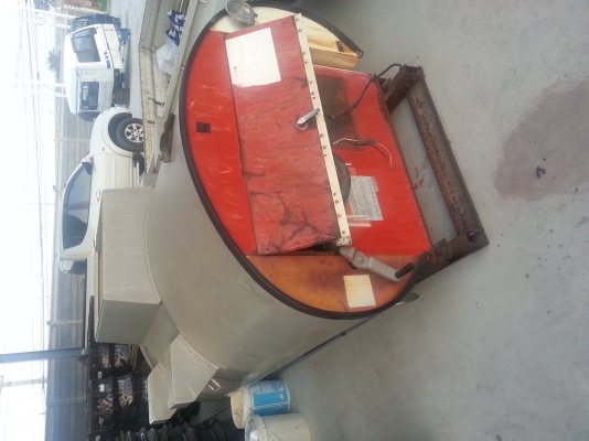 ถังน้ำมันสแตนเลส 980 ลิตร พร้อมหัวจ่าย มิตรเตอร์