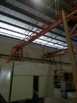 ขายเครน 5 ตัน 2 ชุด ราคารวม 450,000 บาท