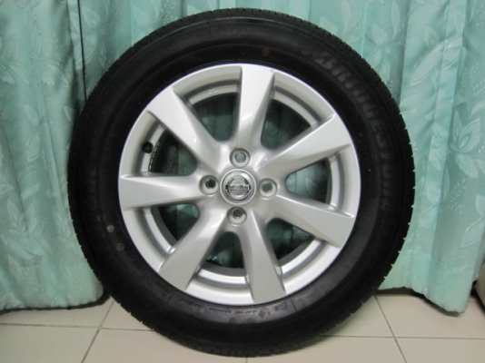 ขายล้อแม็กพร้อมยางป้ายแดง NISSAN ALMERA ขอบ 15 สภาพใหม่ๆ