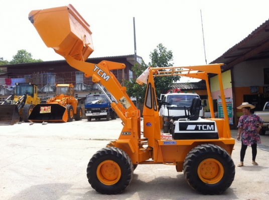 ขาย รถขุด รถตัก รถยก  มีหลายคันให้เลือกราคาถูก