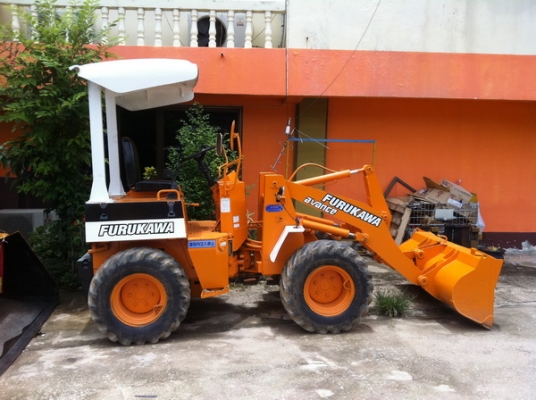 ขาย รถขุด รถตัก รถยก  มีหลายคันให้เลือกราคาถูก