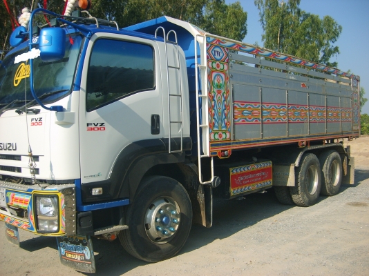 ISUZU DECA  FVZ 300  รถมี2คัน