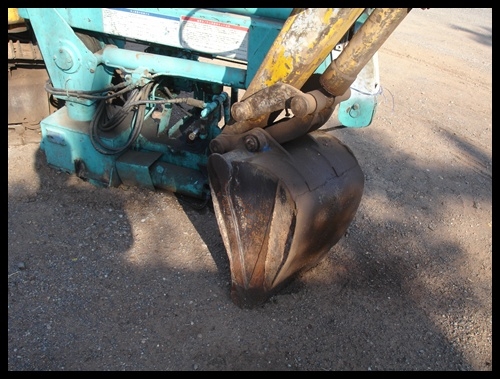 ขาย!!!แบคโฮPC20รุ่น3 สภาพดีราคาไม่แพงโทรสอบถามได้092-5192499 คุณสวน