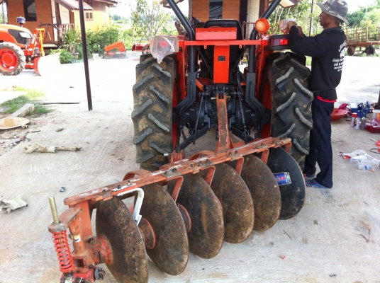 ขายถูกครับ 4508 พร้อมผานตราช้างแท้ สภาพ95\%เลยครับ รถทำงาน1500 ชม.