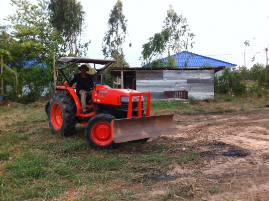 ขายถูกครับ 4508 พร้อมผานตราช้างแท้ สภาพ95\%เลยครับ รถทำงาน1500 ชม.