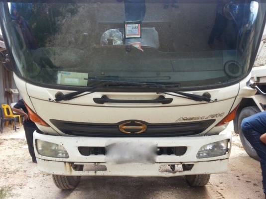 รถฮีโน่ 10 ล้อดั้ม 260 แรงม้า.  ปี 48  ( ขายแม่ , ลูก )  สนใจติดต่อ 081 - 6079515