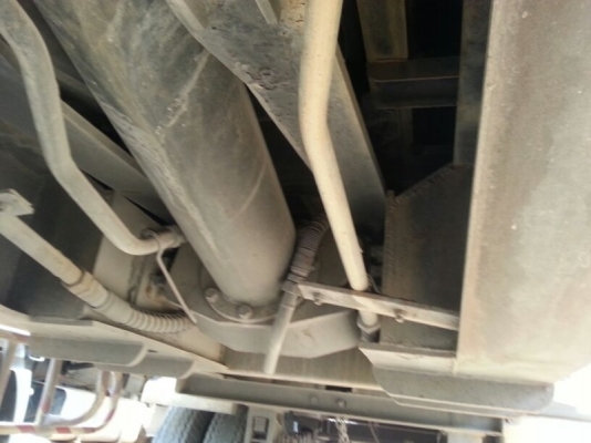 รถฮีโน่ 10 ล้อดั้ม 260 แรงม้า.  ปี 48  ( ขายแม่ , ลูก )  สนใจติดต่อ 081 - 6079515