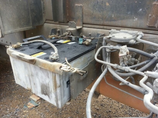 รถฮีโน่ 10 ล้อดั้ม 260 แรงม้า.  ปี 48  ( ขายแม่ , ลูก )  สนใจติดต่อ 081 - 6079515