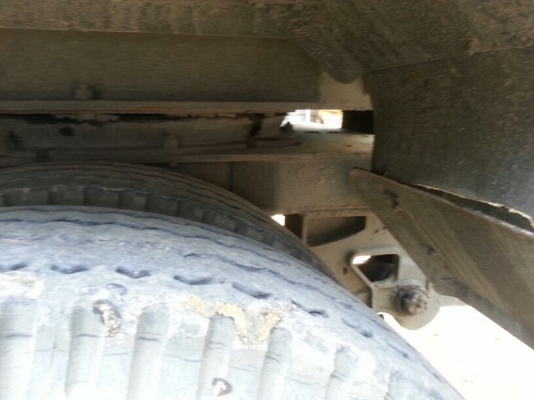 รถฮีโน่ 10 ล้อดั้ม 260 แรงม้า.  ปี 48  ( ขายแม่ , ลูก )  สนใจติดต่อ 081 - 6079515