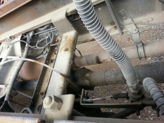 รถฮีโน่ 10 ล้อดั้ม 260 แรงม้า.  ปี 48  ( ขายแม่ , ลูก )  สนใจติดต่อ 081 - 6079515