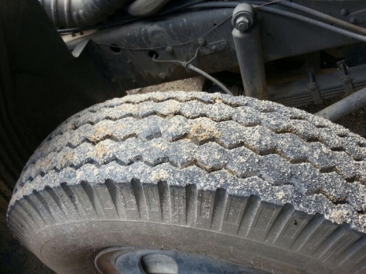 รถฮีโน่ 10 ล้อดั้ม 260 แรงม้า.  ปี 48  ( ขายแม่ , ลูก )  สนใจติดต่อ 081 - 6079515