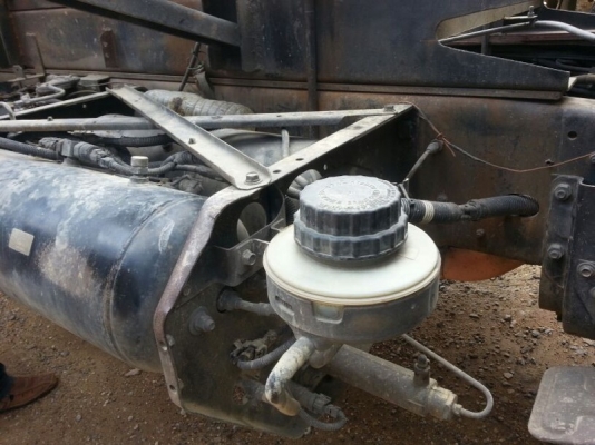 รถฮีโน่ 10 ล้อดั้ม 260 แรงม้า.  ปี 48  ( ขายแม่ , ลูก )  สนใจติดต่อ 081 - 6079515