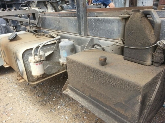 รถฮีโน่ 10 ล้อดั้ม 260 แรงม้า.  ปี 48  ( ขายแม่ , ลูก )  สนใจติดต่อ 081 - 6079515