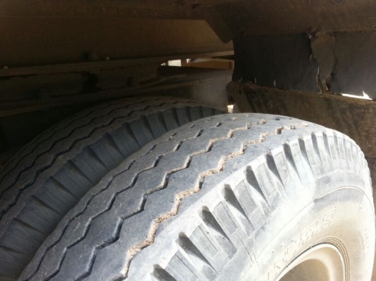 รถฮีโน่ 10 ล้อดั้ม 260 แรงม้า.  ปี 48  ( ขายแม่ , ลูก )  สนใจติดต่อ 081 - 6079515