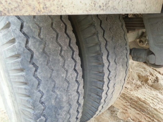 รถฮีโน่ 10 ล้อดั้ม 260 แรงม้า.  ปี 48  ( ขายแม่ , ลูก )  สนใจติดต่อ 081 - 6079515