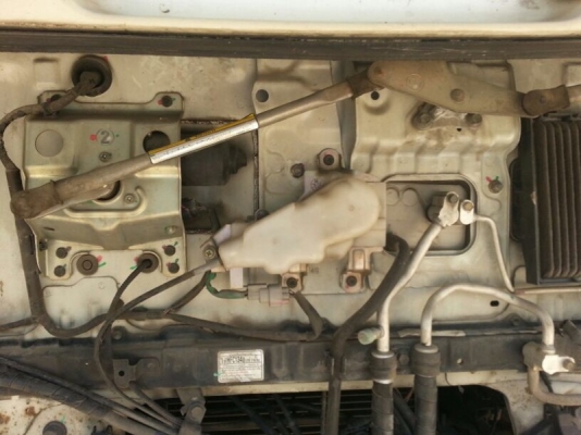 รถฮีโน่ 10 ล้อดั้ม 260 แรงม้า.  ปี 48  ( ขายแม่ , ลูก )  สนใจติดต่อ 081 - 6079515