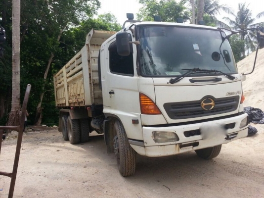 รถฮีโน่ 10 ล้อดั้ม 260 แรงม้า.  ปี 48  ( ขายแม่ , ลูก )  สนใจติดต่อ 081 - 6079515