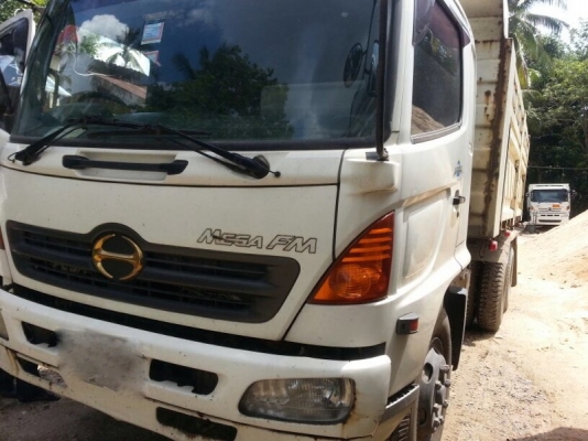 รถฮีโน่ 10 ล้อดั้ม 260 แรงม้า.  ปี 48  ( ขายแม่ , ลูก )  สนใจติดต่อ 081 - 6079515