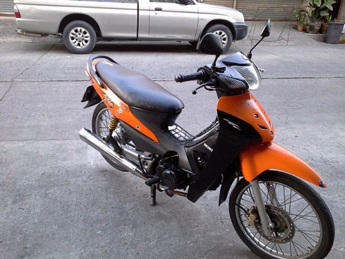 Wave z ubox ปี 49 รถบ้าน เครื่องเดิมๆ ไม่หลวม เอกสารครบ ราคาไม่แพง