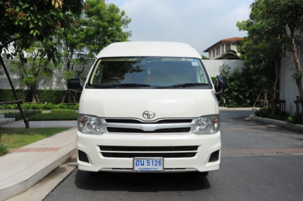 ขายรถตู้ Toyota Commuter VIP 8 ที่นั่ง ปี 2011 (เบนซิน+NGV)