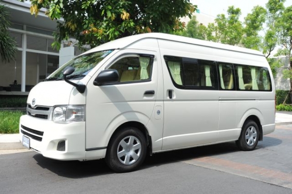 ขายรถตู้ Toyota Commuter VIP 8 ที่นั่ง ปี 2011 (เบนซิน+NGV)